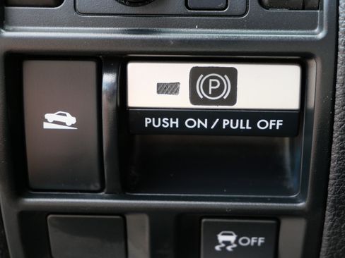 Used 2012 Subaru Outback 2.5i Limited w/ Moonroof Pkg AWD/4WD image 27