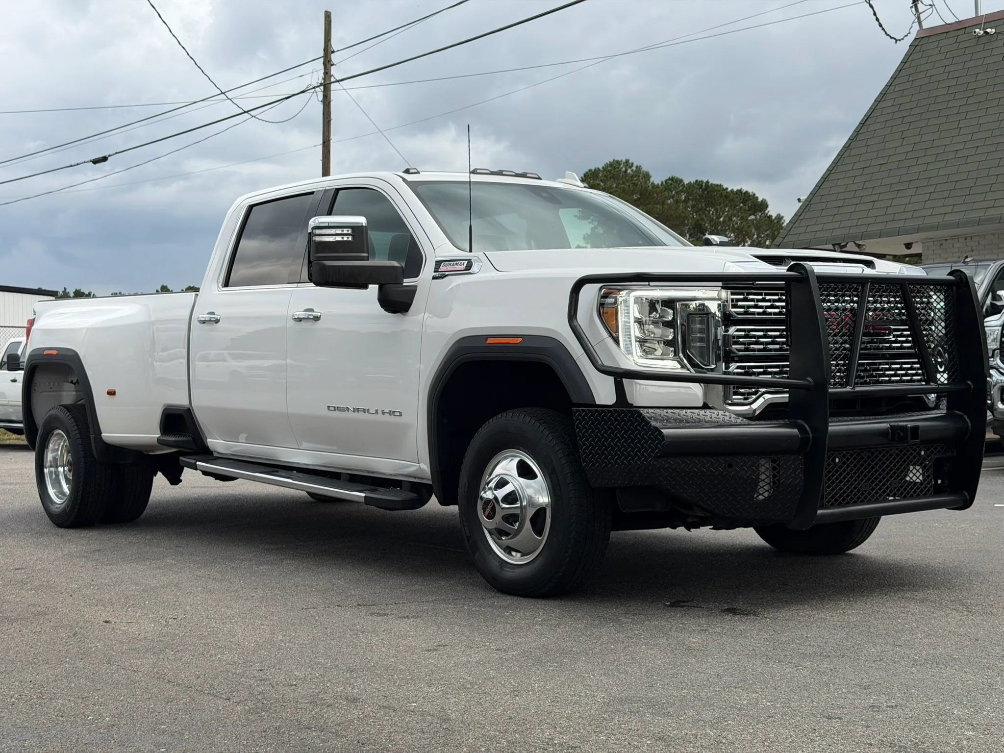 Used 2021 GMC Sierra 3500 Denali w/ Denali Ultimate Package AWD/4WD image 3
