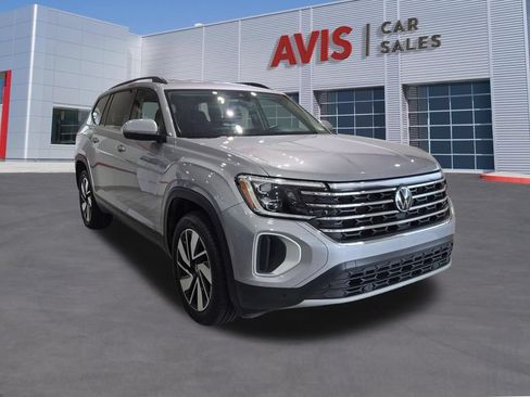 Used 2025 Volkswagen Atlas SE FWD image 3