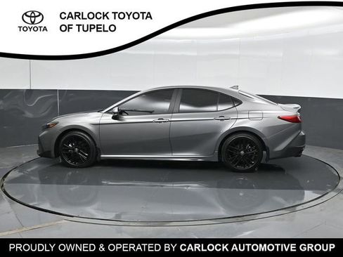 Used 2025 Toyota Camry SE w/ Convenience Package FWD image 9