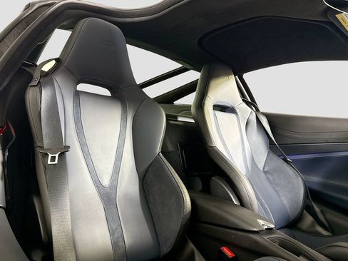 Used 2025 McLaren 750S RWD image 17