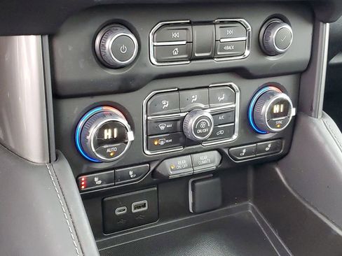 Certified 2024 Chevrolet Tahoe Z71 w/ Luxury Package image 22