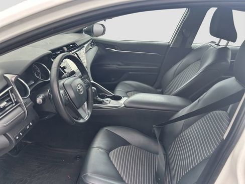 Used 2019 Toyota Camry SE FWD image 10
