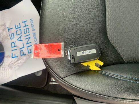 New 2026 Jeep Compass Latitude image 32