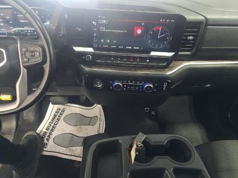 Used 2023 GMC Sierra 1500 SLE image 5