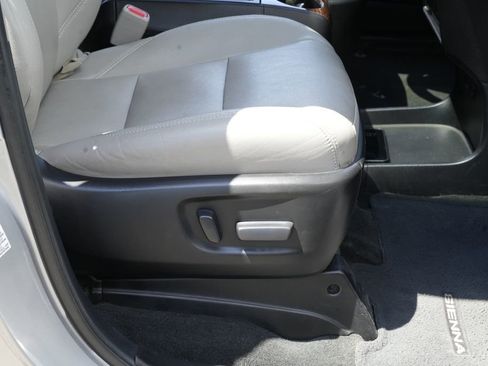 Used 2017 Toyota Sienna AWD image 34
