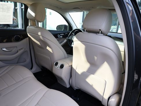 Used 2022 Mercedes-Benz GLC 300 image 20