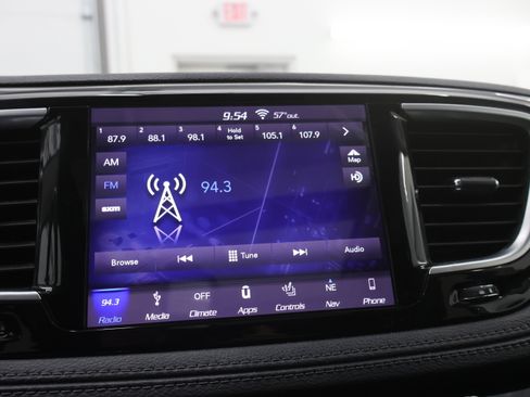 Used 2019 Chrysler Pacifica Limited w/ Tire & Wheel Group image 53