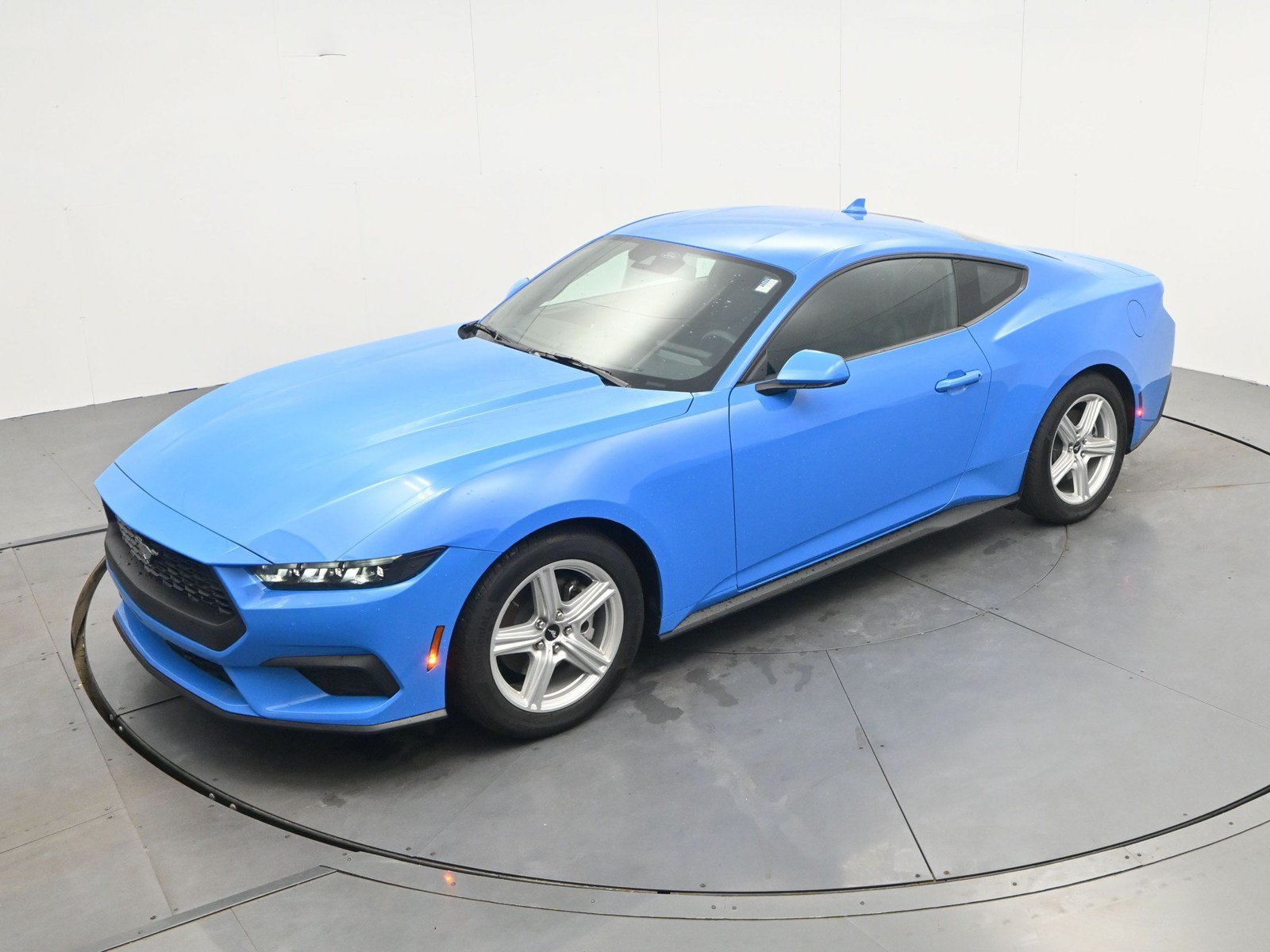Used 2026 Ford Mustang Coupe RWD image 17