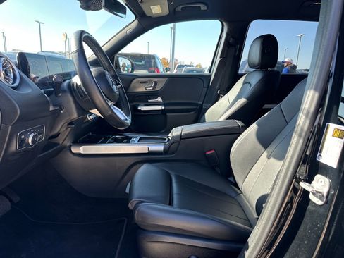 Used 2025 Mercedes-Benz GLB 250 4MATIC image 6