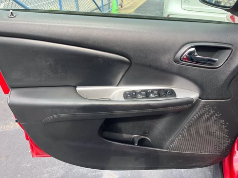 Used 2018 Dodge Journey SE w/ Blacktop Package FWD image 11