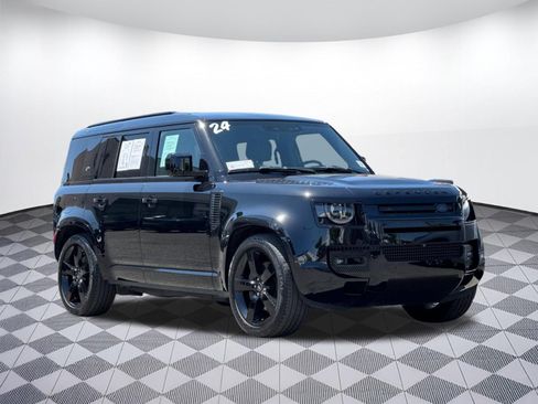 Used 2024 Land Rover Defender 110 X-Dynamic SE AWD/4WD image 6