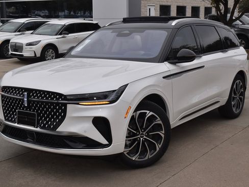 New 2026 Lincoln Nautilus Reserve image 12