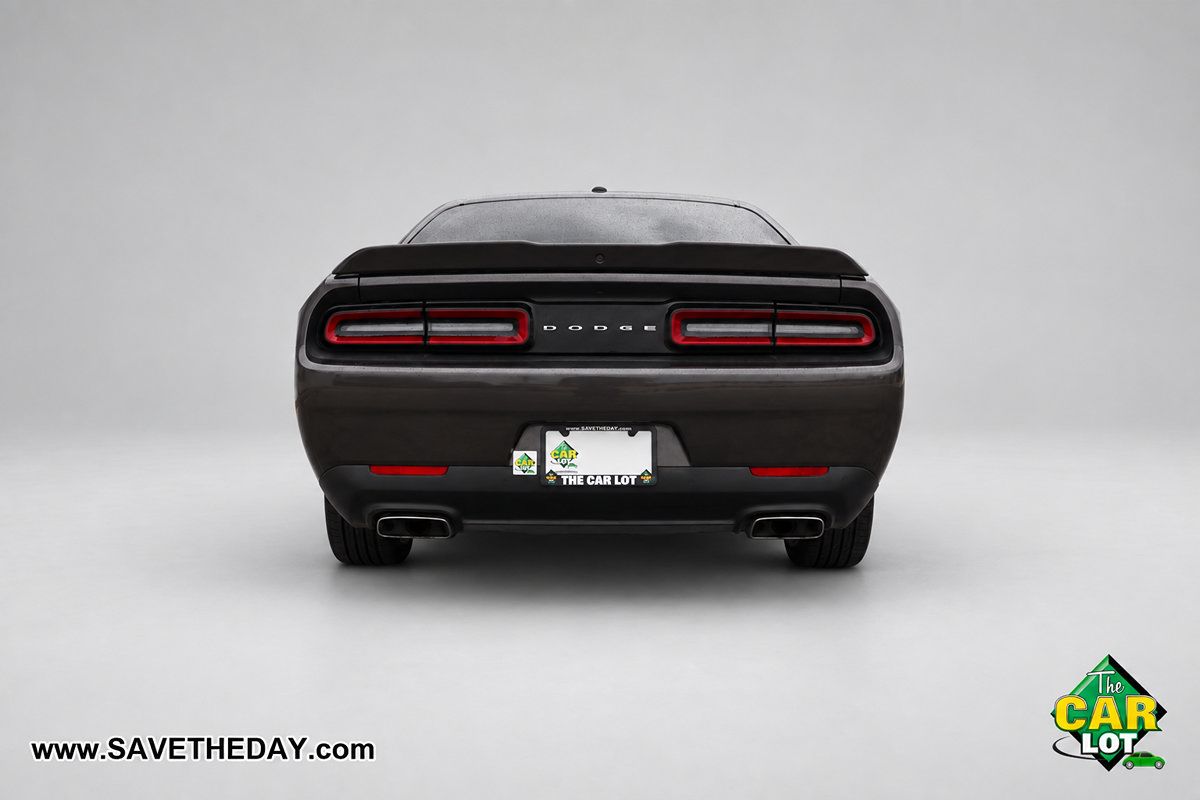 Used 2022 Dodge Challenger R/T RWD image 7