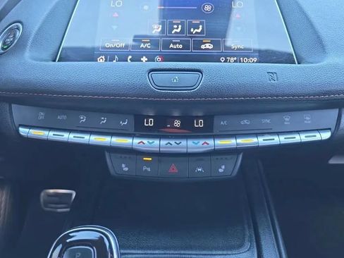 Used 2020 Cadillac XT4 Sport w/ Cold Weather Package AWD/4WD image 30