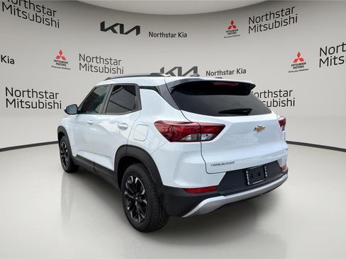 Used 2022 Chevrolet TrailBlazer LT w/ Driver Confidence Package image 2