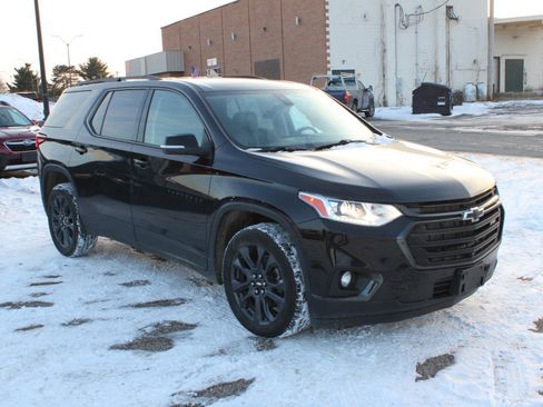 Used 2021 Chevrolet Traverse RS image 3