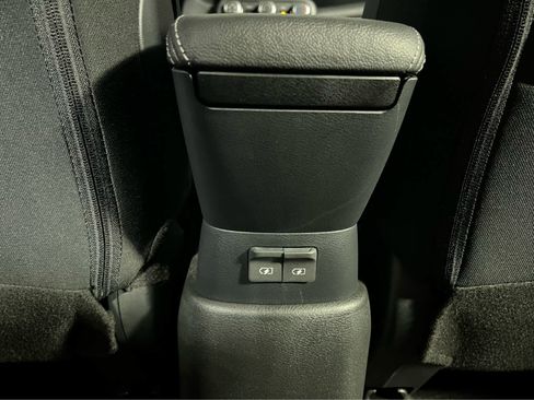 Used 2025 Nissan Kicks Play S image 9