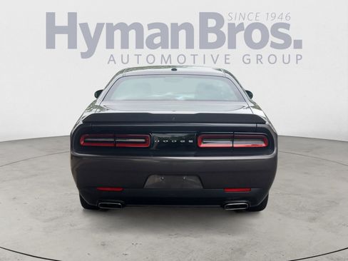 Used 2019 Dodge Challenger SXT RWD image 4