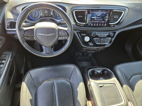 Used 2020 Chrysler Pacifica Touring-L Plus FWD image 14