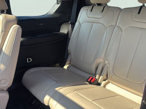 Used 2025 Jeep Grand Cherokee L Limited w/ Trailer Tow Package image 31