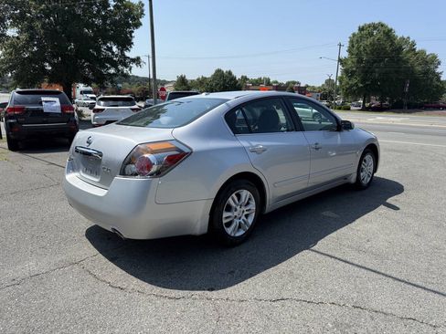 Used 2010 Nissan Altima 2.5 S w/ Premium Audio Pkg FWD image 5