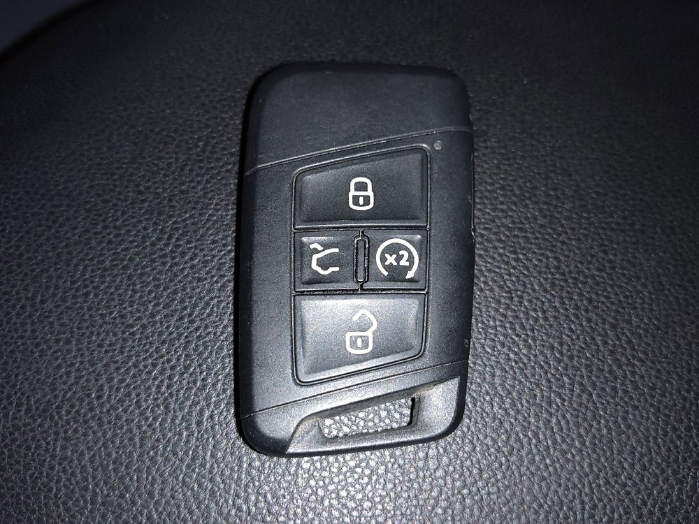 Used 2025 Volkswagen Jetta SE FWD image 32