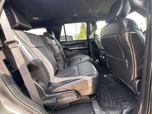 Used 2018 Ford Expedition XLT AWD/4WD image 12