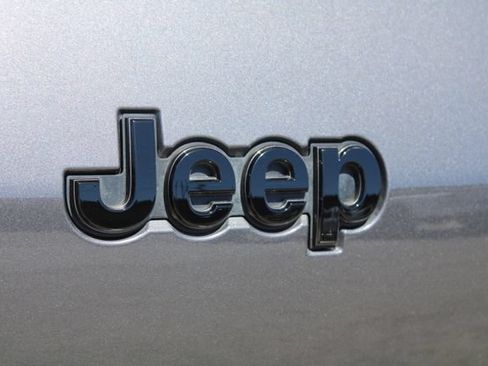 Used 2023 Jeep Grand Cherokee L Laredo AWD/4WD image 8