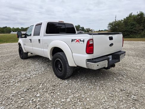 Used 2011 Ford F250 Lariat w/ Chrome Pkg image 3