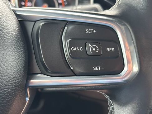 Used 2022 Jeep Gladiator Overland w/ Popular Equipment Package AWD/4WD image 25