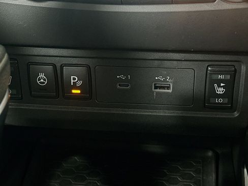 Used 2023 Nissan Frontier SV w/ SV Convenience Package image 26