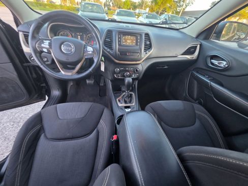 Used 2016 Jeep Cherokee Latitude image 16