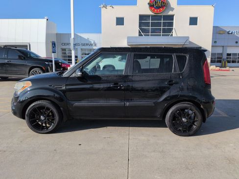 Used 2013 Kia Soul + w/ Audio Pkg image 2