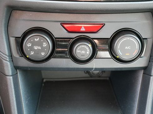 Used 2018 Subaru Crosstrek 2.0i Premium AWD/4WD image 23