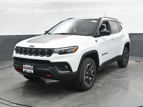New 2026 Jeep Compass Trailhawk AWD/4WD image 7