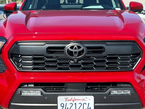 Used 2024 Toyota Tacoma TRD Off-Road w/ TRD Off Road Premium Package AWD/4WD image 12