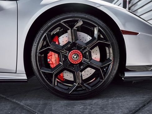 Used 2023 Lamborghini Huracan Tecnica image 30