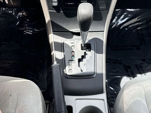 Used 2012 Toyota Corolla L FWD image 18