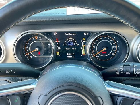 Used 2021 Jeep Wrangler Unlimited Sahara image 12