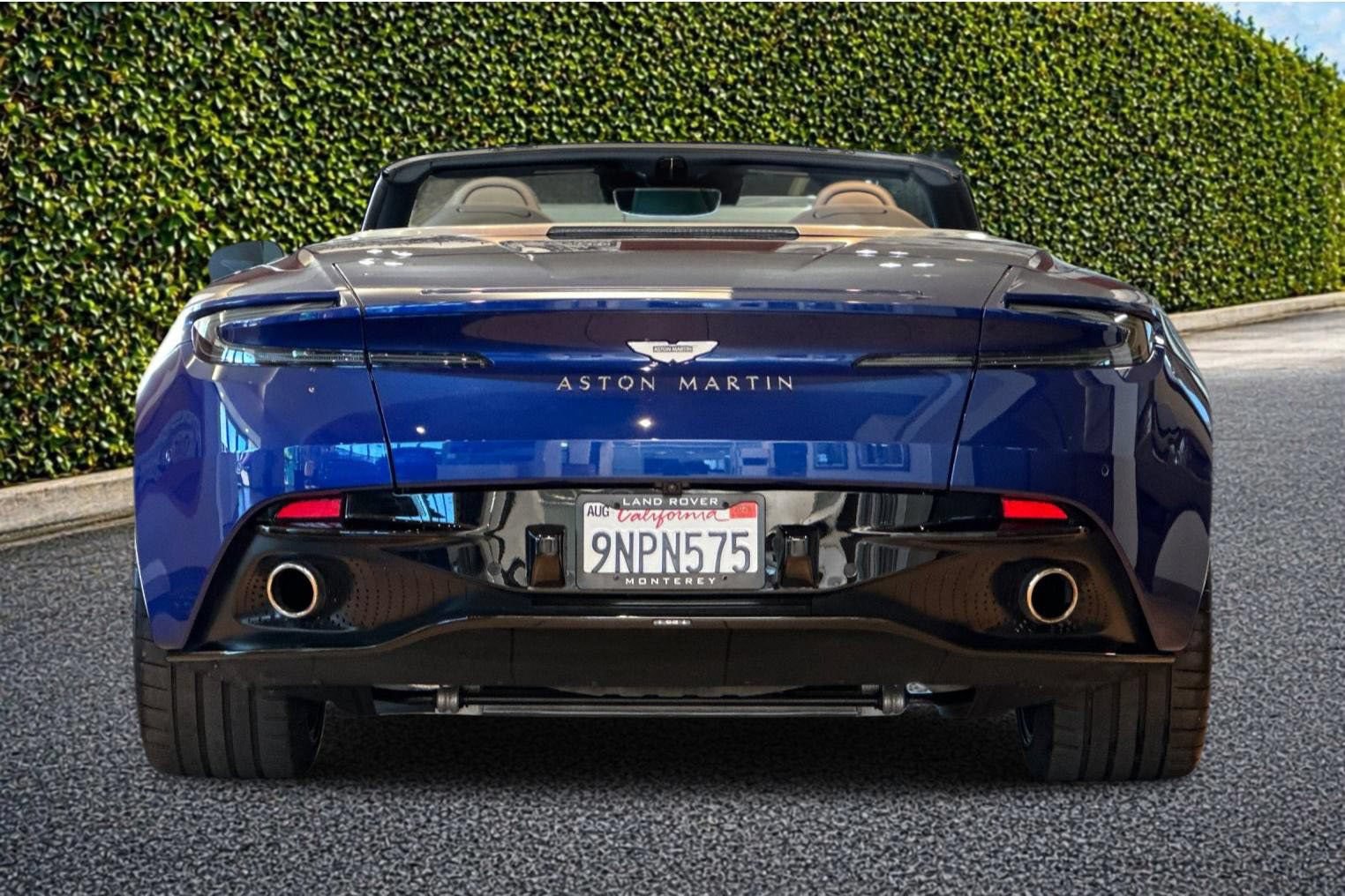 Used 2024 Aston Martin DB12 Convertible RWD image 4