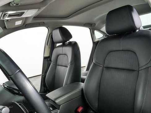 Used 2024 Honda Civic Touring image 2