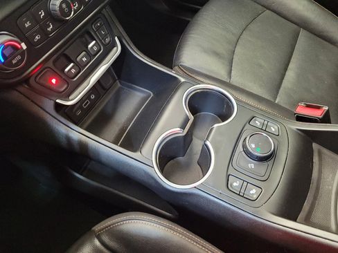 Used 2018 GMC Terrain SLT w/ Preferred Package image 26