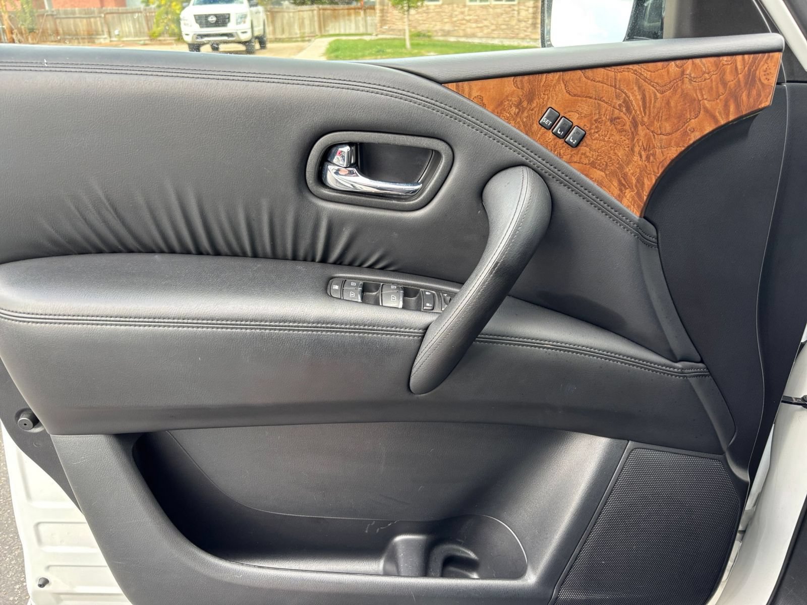 Used 2023 Nissan Armada SL AWD/4WD image 18