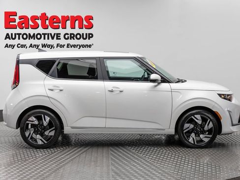 Used 2023 Kia Soul GT-Line FWD image 4