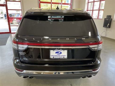Used 2023 Lincoln Aviator AWD image 6