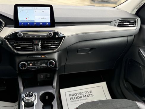 Used 2022 Ford Escape SEL w/ SEL Stealth AWD Package image 18