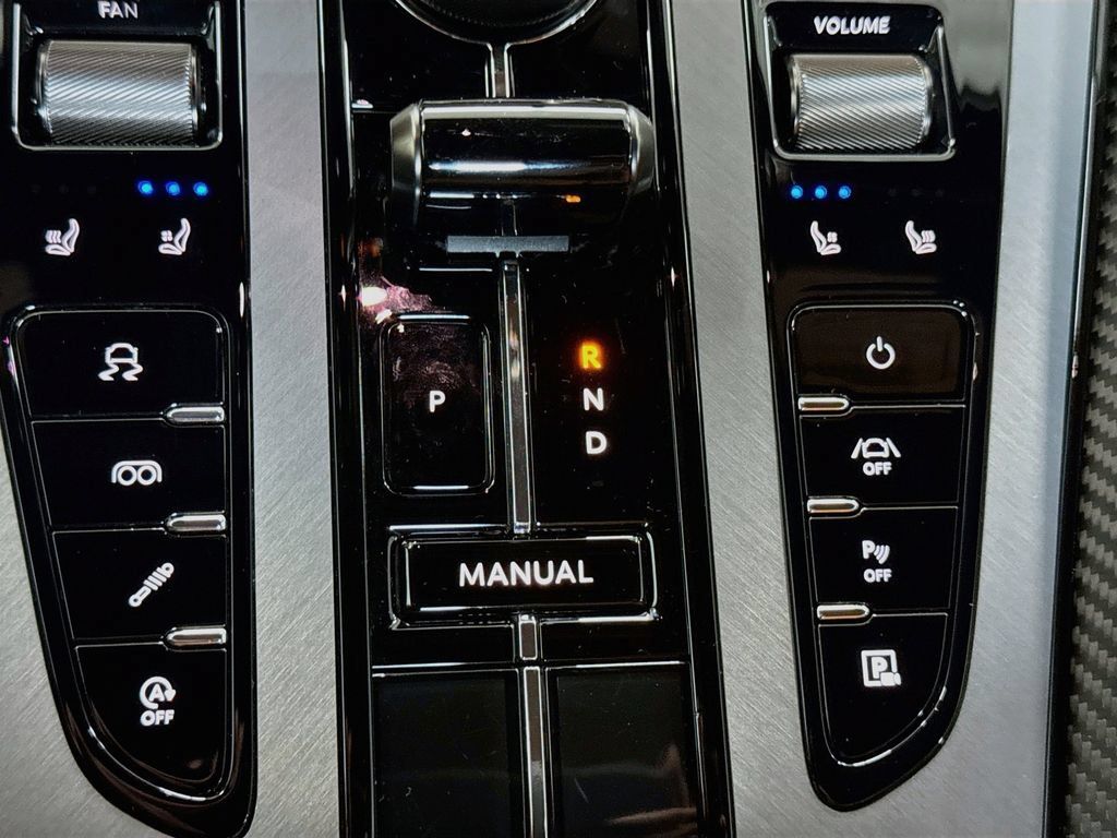 Used 2024 Aston Martin DB12 Coupe RWD image 18