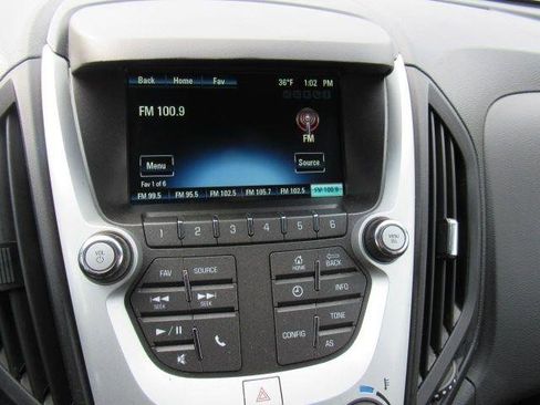 Used 2017 Chevrolet Equinox LT w/ Convenience Package image 17