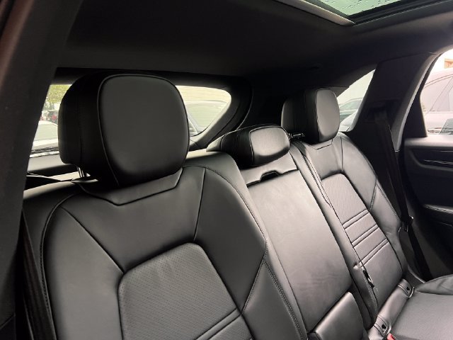 Used 2023 Porsche Cayenne AWD/4WD image 36